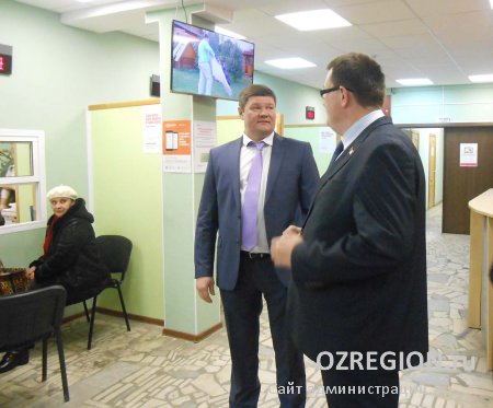 Депутат Мособлдумы посетил МФЦ в городском округе Озёры